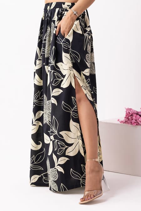 Shop_The Indian Cause_Black Cotton V-neck Floral Block Printed Co-ord Set _Online_at_Aza_Fashions