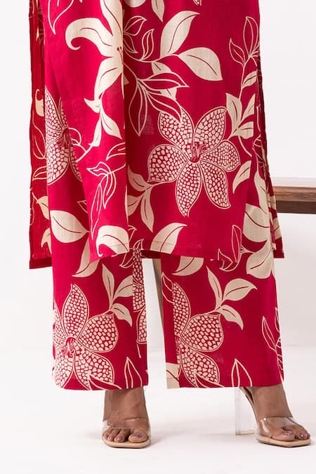 Shop_The Indian Cause_Cream Cotton Sequins V-neck Crimson Red Block Printed Mira Kurta Set _Online_at_Aza_Fashions