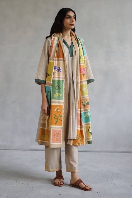 Roza_Ivory Linen V-neck Kurta Set _Online_at_Aza_Fashions