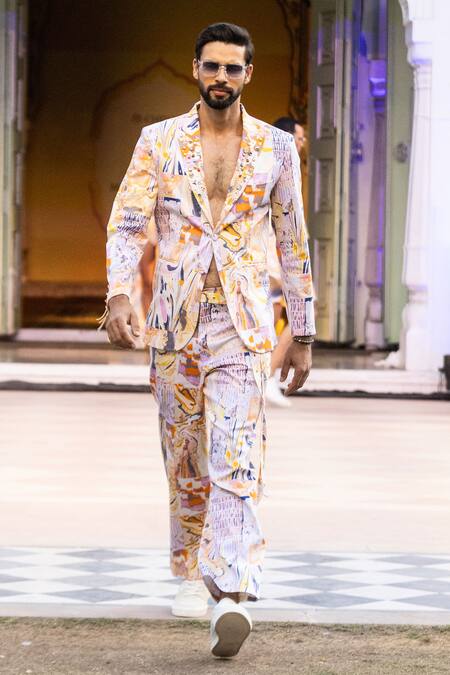 Mandira Wirk Resort Multi Color Printed Casual Trouser With Belt at Aza Fashions Mandira Wirk Resort_Multi Color Printed Casual Trouser With Belt _at_Aza_Fashions