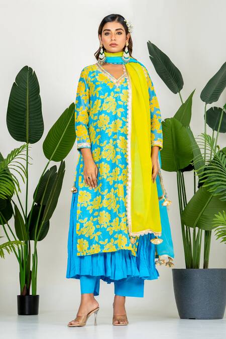Shop_Yuvraani Jaipur_Blue Chanderi Embroidery, Tassels V-neck Floral Printed Kurta Set _Online_at_Aza_Fashions