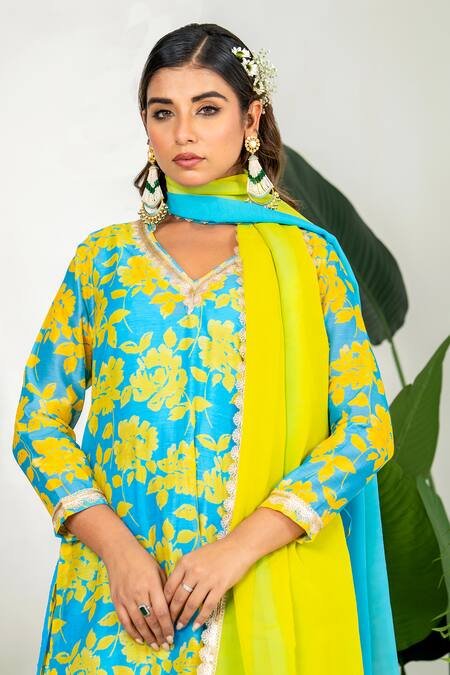 Yuvraani Jaipur_Blue Chanderi Embroidery, Tassels V-neck Floral Printed Kurta Set _at_Aza_Fashions