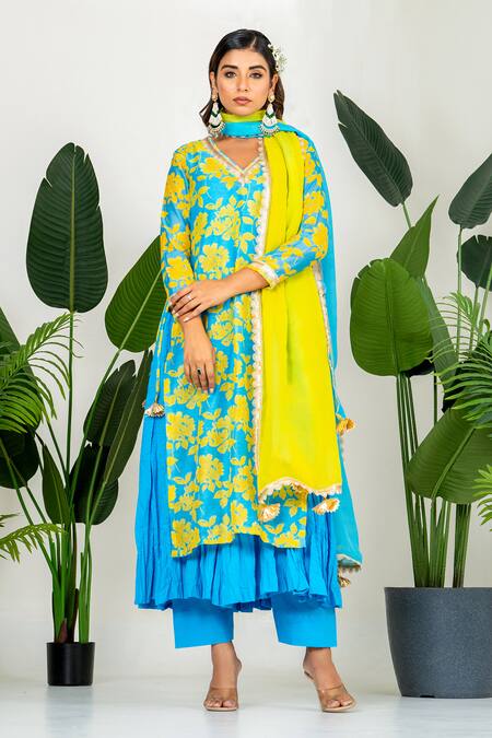 Shop_Yuvraani Jaipur_Blue Chanderi Embroidery, Tassels V-neck Floral Printed Kurta Set 