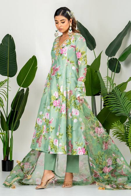 Yuvraani Jaipur_Green Chanderi, Cotton Embroidery V-neck Floral Printed Anarkali Set _at_Aza_Fashions