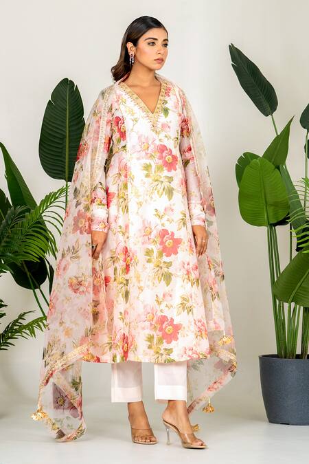 Buy_Yuvraani Jaipur_Peach Chanderi, Organza, Cotton Embroidery Floral Printed Anarkali Kurta Set _Online_at_Aza_Fashions