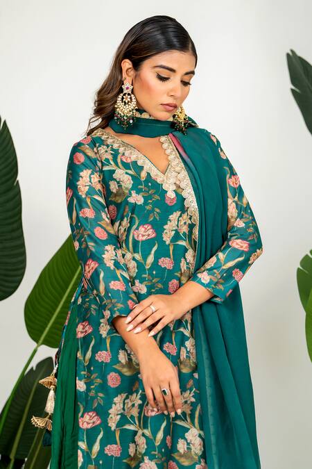 Buy_Yuvraani Jaipur_Green Chanderi, Organza, Cotton Embroidery, Bottle Floral Printed Kurta Set _Online_at_Aza_Fashions