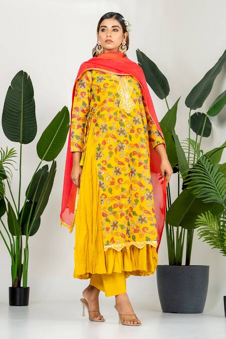 Buy_Yuvraani Jaipur_Yellow Chanderi, Organza, Cotton Embroidery Round Floral Printed Kurta Set _Online_at_Aza_Fashions