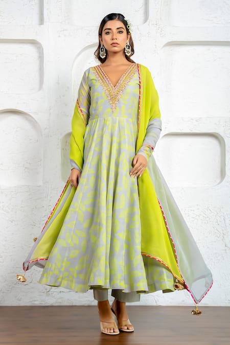 Buy_Yuvraani Jaipur_Green Chanderi, Cotton, Organza Gota Patti, Floral Printed Anarkali Set 