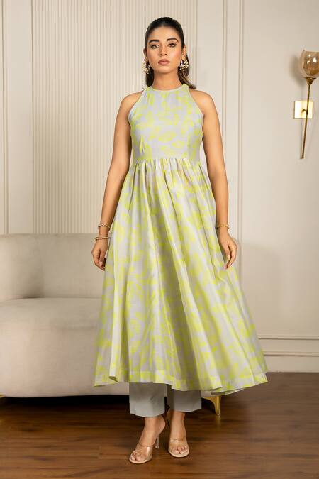 Buy_Yuvraani Jaipur_Green Chanderi, Cotton, Organza Lace Halter Neck Floral Printed Anarkali Set 
