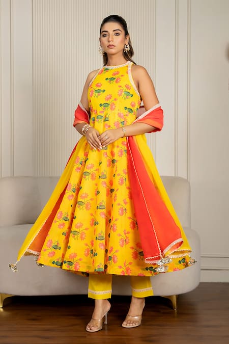 Buy_Yuvraani Jaipur_Yellow Chanderi, Cotton, Organza Lace Halter Neck Floral Printed Anarkali Set _Online_at_Aza_Fashions