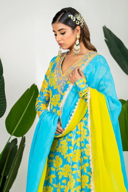 Shop_Yuvraani Jaipur_Teal Chanderi, Cotton, Organza Embroidery V-neck Floral Printed Kurta Set _Online_at_Aza_Fashions