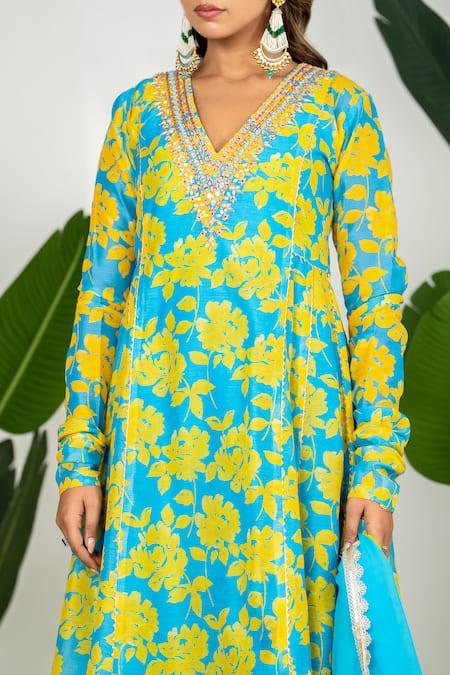 Shop_Yuvraani Jaipur_Teal Chanderi, Cotton, Organza Embroidery V-neck Floral Printed Kurta Set 