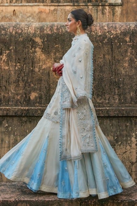 Buy Vinita Bhansali Cream Silk, Satin Embroidery, Sequins Keyhole Neck Fusion Lehenga Set Buy_Vinita Bhansali_Cream Silk, Satin Embroidery, Sequins Keyhole Neck Fusion Lehenga Set