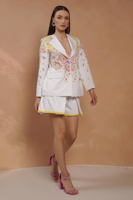 Buy_Vidhi Wadhwani_White Cotton Applique Blazer And Shorts Set _Online_at_Aza_Fashions
