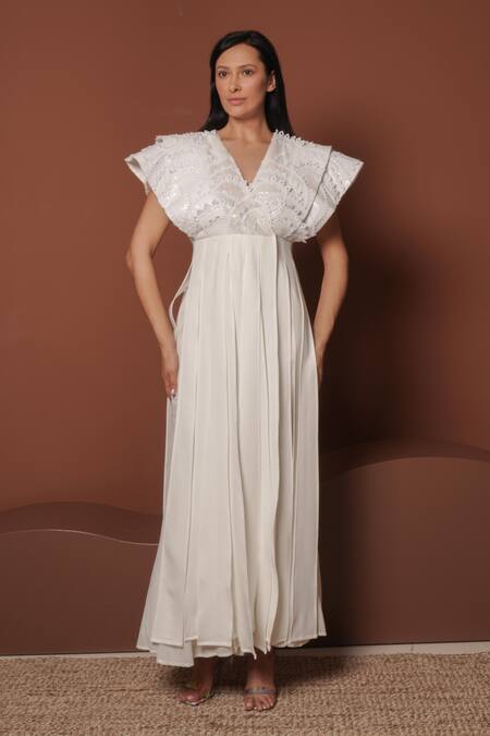 Vidhi Wadhwani_White Crepe, Silk Embroidery V-neck Fringe Jacket And Pants Set _Online_at_Aza_Fashions