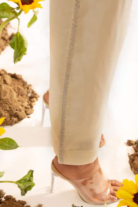 Neitri_White Silk, Viscose Embroidery Split V-neck Opal Gleam Co-ord Set _Online_at_Aza_Fashions