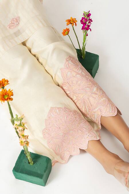 Buy_Neitri_White Chanderi, Silk Embroidery Mandarin Collar Ivory Dew Kurta Set _Online_at_Aza_Fashions