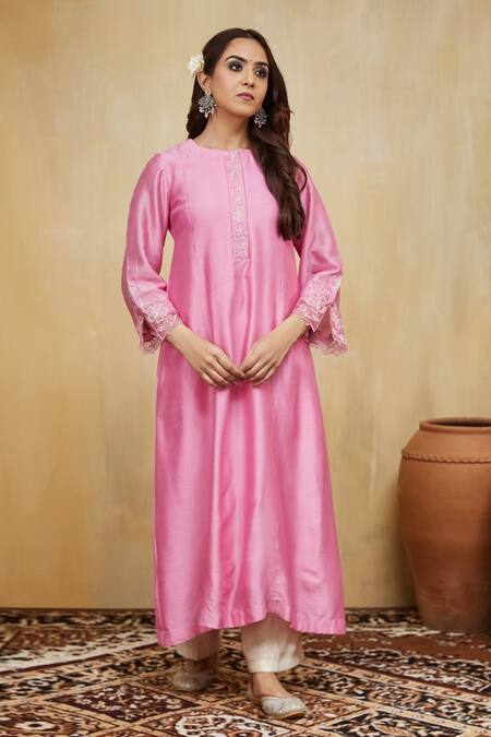 Mushio Pink Chanderi Embroidery Round Neck Floral Kurta Set Online at Aza Fashions Mushio_Pink Chanderi Embroidery Round Neck Floral Kurta Set _Online_at_Aza_Fashions