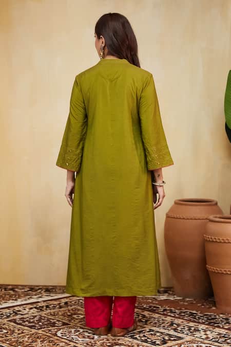 Shop_Mushio_Olive Green Cotton Beads Split V-neck Magenta And Hand Embroidered Kurta Set _at_Aza_Fashions