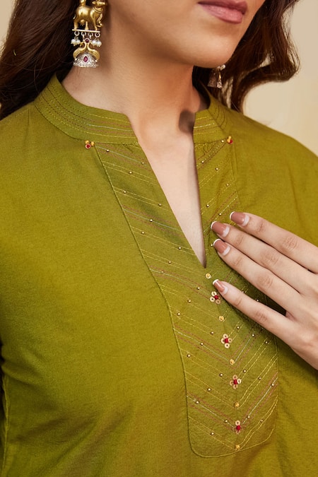 Shop_Mushio_Olive Green Cotton Beads Split V-neck Magenta And Hand Embroidered Kurta Set _Online_at_Aza_Fashions