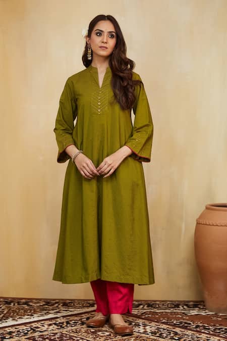 Mushio_Olive Green Cotton Beads Split V-neck Magenta And Hand Embroidered Kurta Set _at_Aza_Fashions