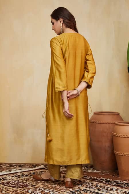 Mushio Hand Embellished Chanderi Kurta Set 