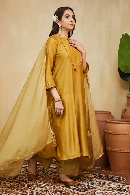 Shop Mushio Mustard Chanderi Embroidery Keyhole Neck Hand Embellished Kurta Set Online at Aza Fashions Shop_Mushio_Mustard Chanderi Embroidery Keyhole Neck Hand Embellished Kurta Set _Online_at_Aza_Fashions