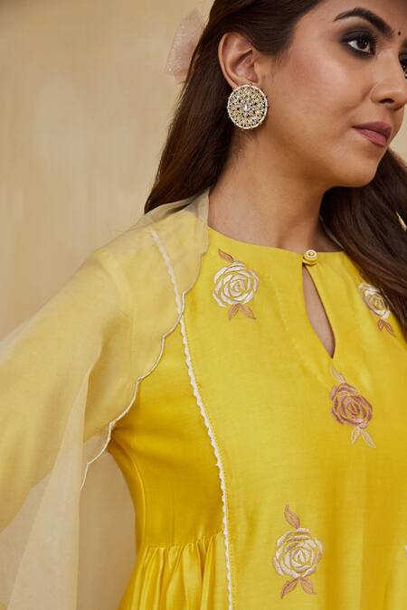 Buy Mushio Yellow Chanderi, Cotton Embroidery Keyhole Neck Floral Kurta Set Buy_Mushio_Yellow Chanderi, Cotton Embroidery Keyhole Neck Floral Kurta Set