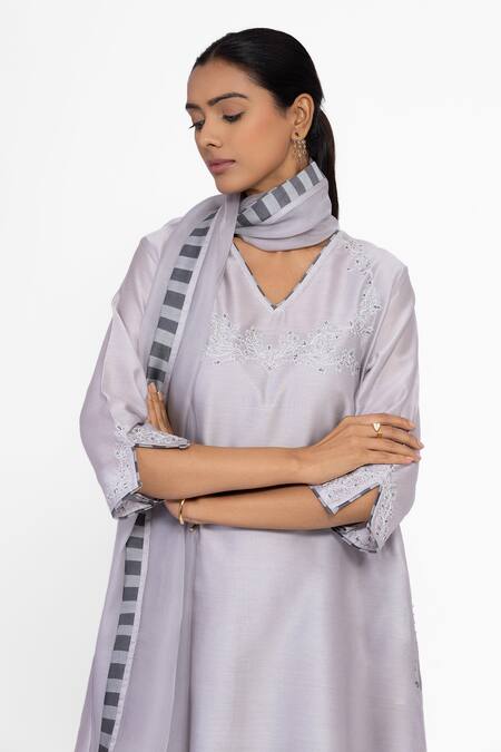 Bhavik Shah_Gray Chanderi Silk Embroidery V-neck Kurta Set _Online_at_Aza_Fashions
