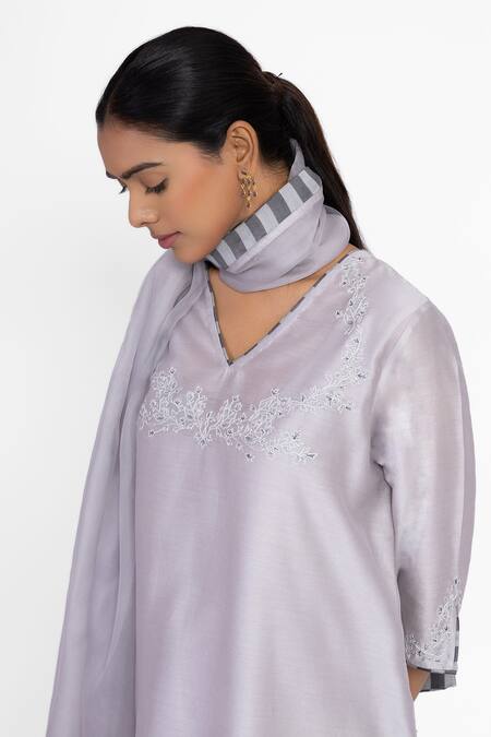 Buy_Bhavik Shah_Gray Chanderi Silk Embroidery V-neck Kurta Set 
