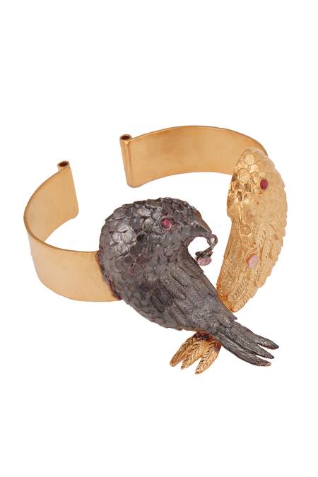 Buy_Trupti Mohta_Black Stones Gold Plated Bird Bracelet _Online_at_Aza_Fashions