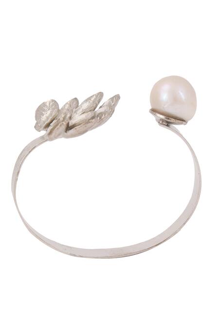 Trupti Mohta_Silver Plated Baroque Pearl Bracelet _Online_at_Aza_Fashions