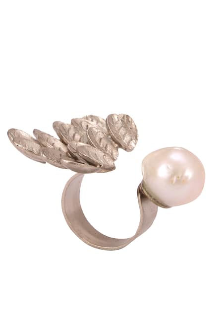 Buy_Trupti Mohta_Silver Plated Baroque Ring With Pearl _Online_at_Aza_Fashions