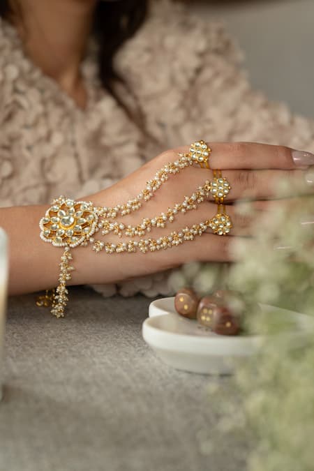 Do Taara Gold Plated Crystals, Beads Kundan Hathphool Bracelet 