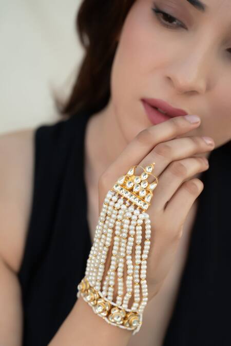 Do Taara_Gold Plated Kundan And Pearls Adjustable Hathphool _Online_at_Aza_Fashions