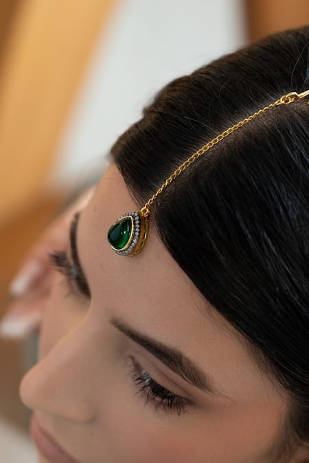 Do Taara_Green Teardrop Maangtikka _Online_at_Aza_Fashions