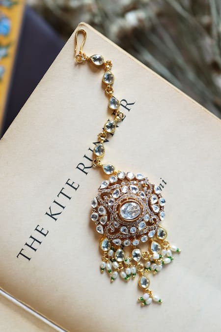 Shop_Do Taara_Gold Plated Kundan And Polki Maangtikka _at_Aza_Fashions