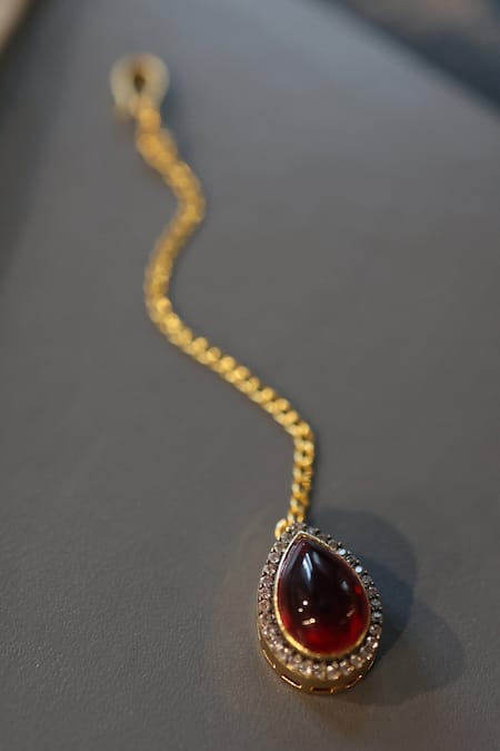 Shop_Do Taara_Red Teardrop Maangtikka _at_Aza_Fashions
