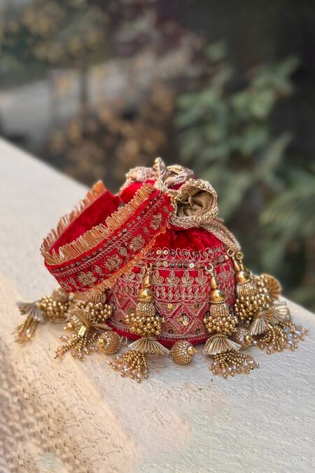Shop Bhavna Kumar Red Tassels, Beads Velvet Potli With Gold at Aza Fashions Shop_Bhavna Kumar_Red Tassels, Beads Velvet Potli With Gold_at_Aza_Fashions