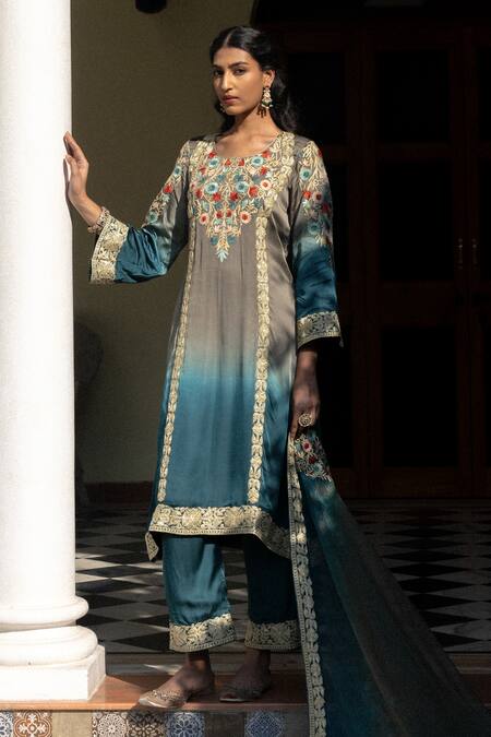 Angad Creations_Blue Embroidery Round Neck Ombre Kurta Set _at_Aza_Fashions