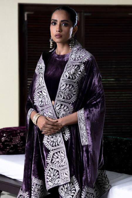 Angad Creations_Mauve Embroidery Round Neck Velvet Kurta Set With _Online_at_Aza_Fashions