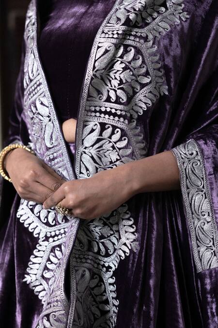 Buy_Angad Creations_Mauve Embroidery Round Neck Velvet Kurta Set With _Online_at_Aza_Fashions