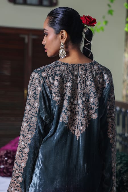 Shop_Angad Creations_Teal Embroidery Round Neck Velvet Kurta Set With _at_Aza_Fashions
