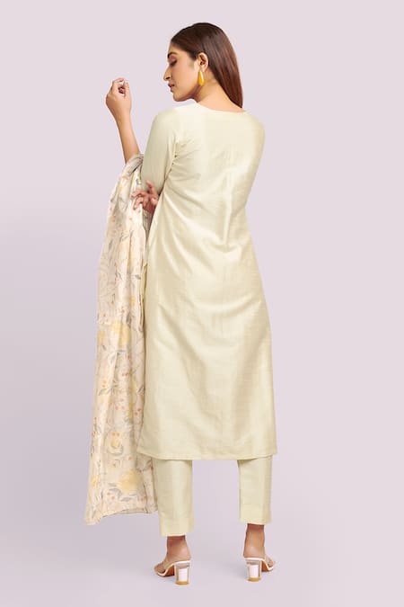Shop Blue Lotus Design Ivory Organza V-neck Printed Dupatta Kurta Set at Aza Fashions Shop_Blue Lotus Design_Ivory Organza V-neck Printed Dupatta Kurta Set _at_Aza_Fashions