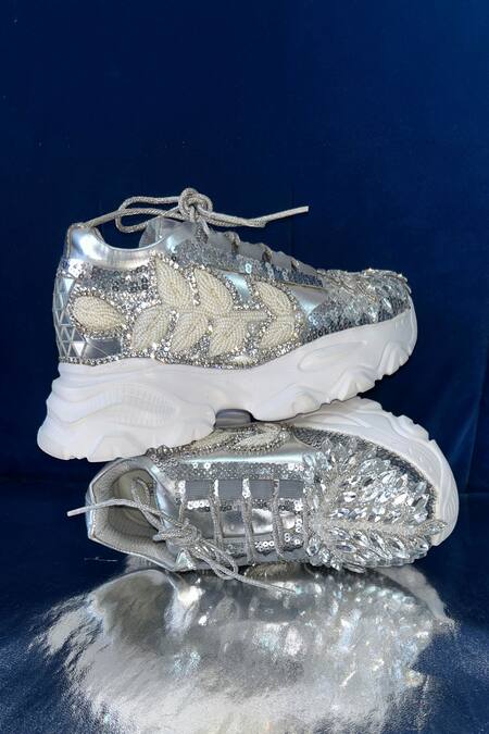 Buy_Chal Jooti_Silver Snowflake Pearls Designer Sneakers _Online_at_Aza_Fashions