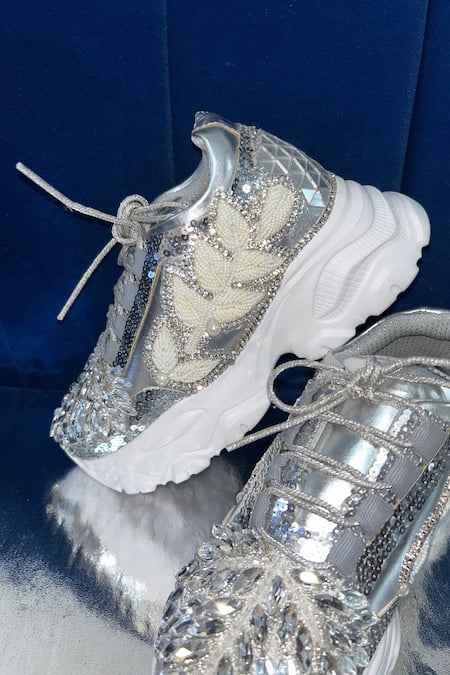 Chal Jooti Snowflake Pearls Designer Sneakers 