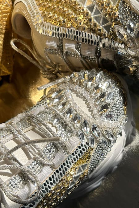 Buy_Chal Jooti_Silver Cosmic Crystal Embellished Sneakers 