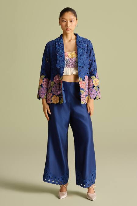 Chandrima Ivory Embroidery Square Neck 3d Hydrangea Pleated Bustier Online at Aza Fashions Chandrima_Ivory Embroidery Square Neck 3d Hydrangea Pleated Bustier _Online_at_Aza_Fashions