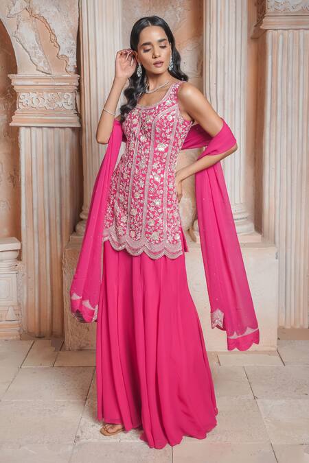 Maisolos_Fuchsia Georgette Embroidery Round Neck Floral Kurta Set _at_Aza_Fashions