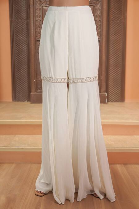 Buy_Maisolos_Ivory Embroidery Sweetheart Neck Rose Gold Kurta Set _Online_at_Aza_Fashions